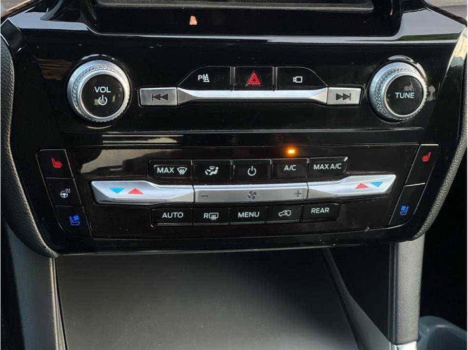 Used 2022 Ford Explorer Limited w/ Equipment Group 301A image 15