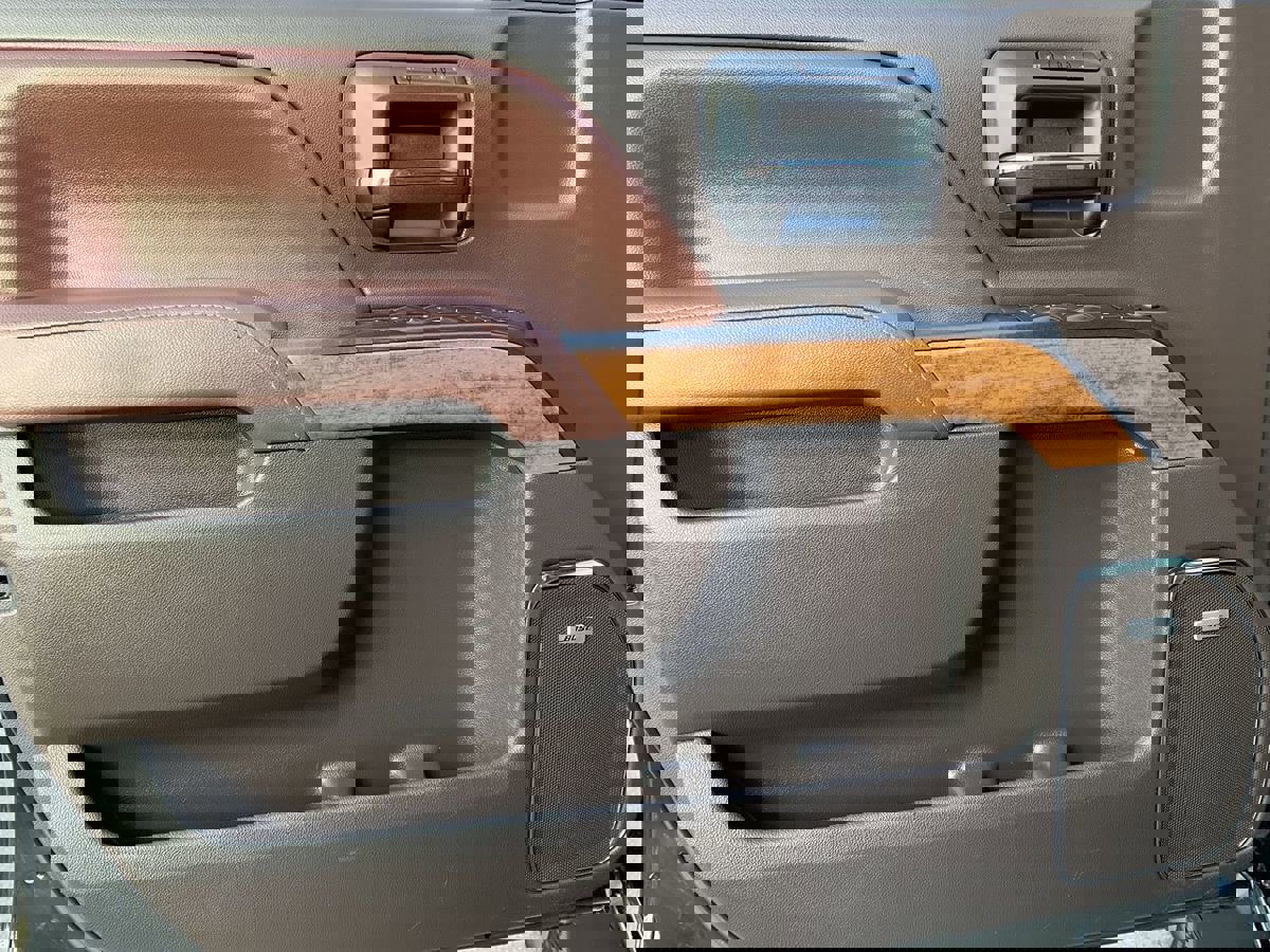 Used 2015 Chevrolet Silverado 3500 High Country image 15