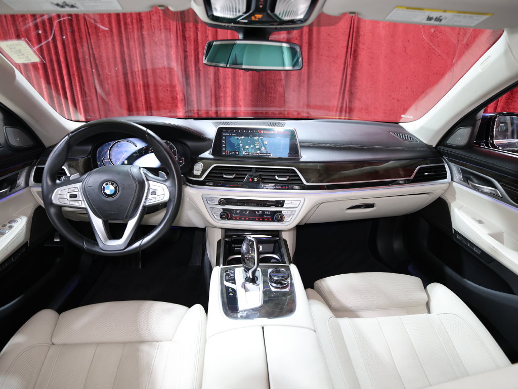 Used 2018 BMW 740i RWD image 15