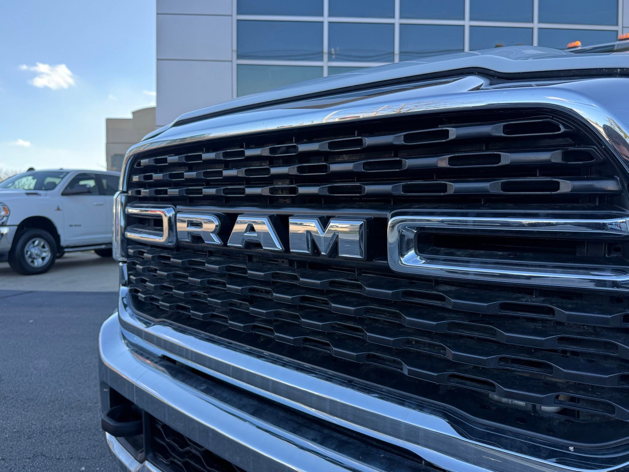 Used 2024 RAM 3500 SLT w/ Quick Order Package 2YG SLT AWD/4WD image 15