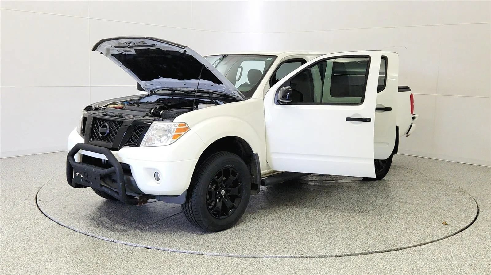 Used 2021 Nissan Frontier SV w/ Midnight Edition Floor Mats AWD/4WD image 10