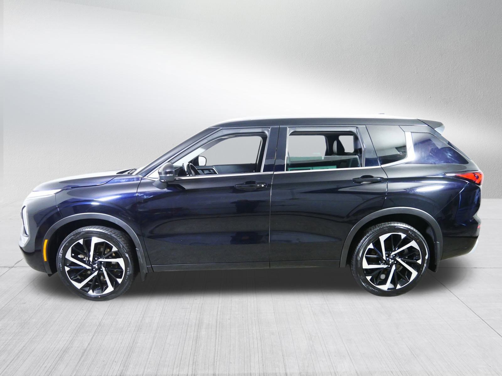 Used 2022 Mitsubishi Outlander SEL image 4