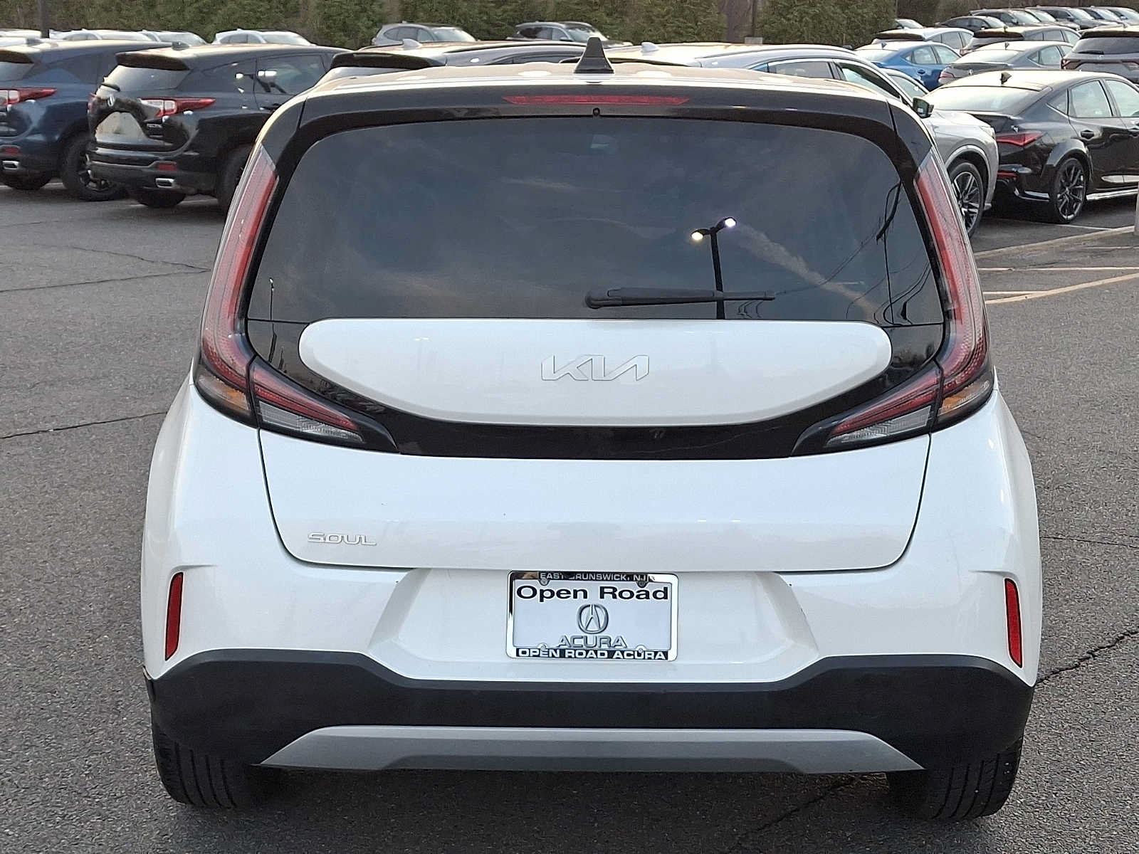 Used 2023 Kia Soul LX FWD image 5
