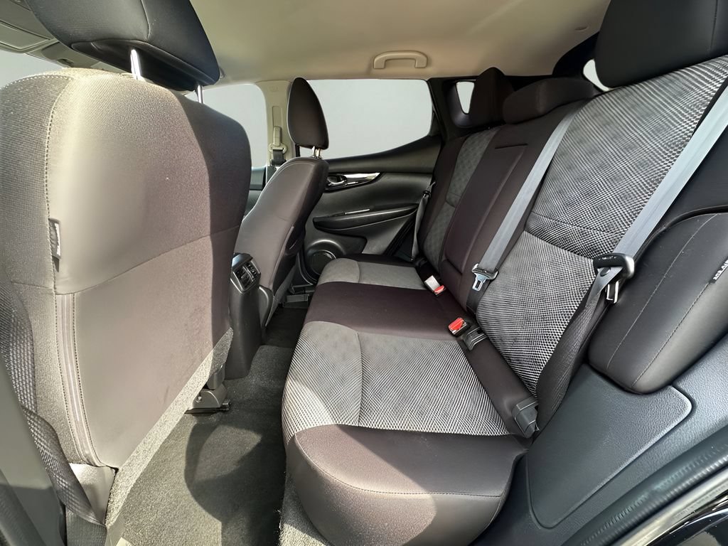 Used 2022 Nissan Rogue Sport SV AWD/4WD image 25