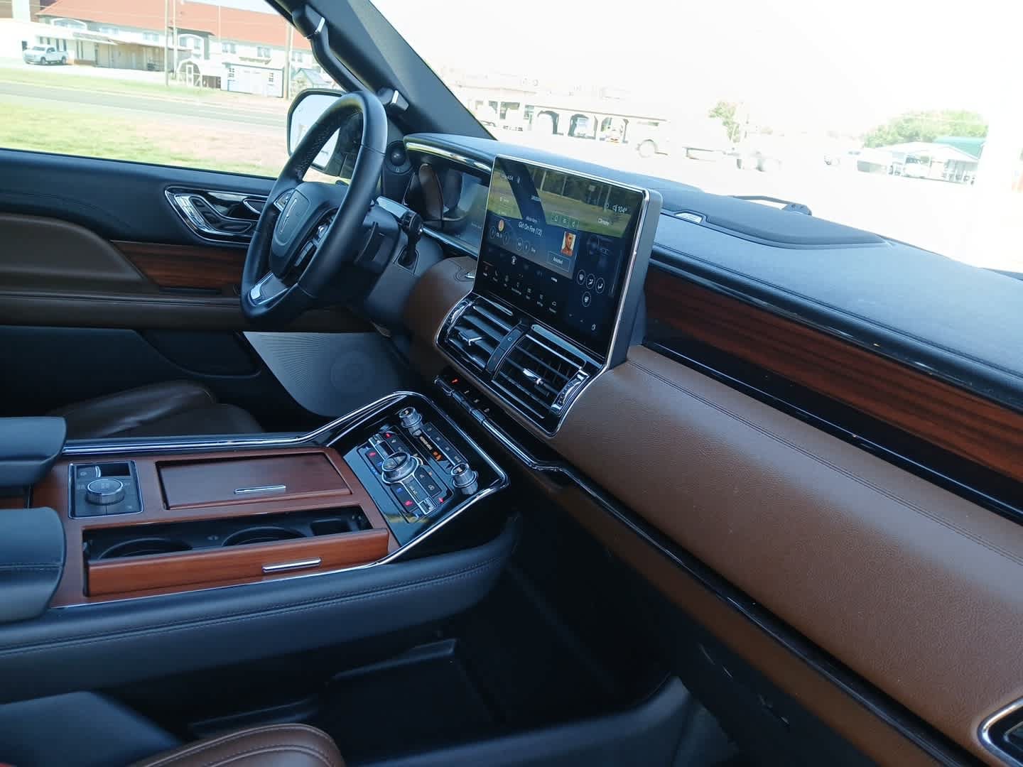 Used 2024 Lincoln Navigator Reserve AWD/4WD image 57