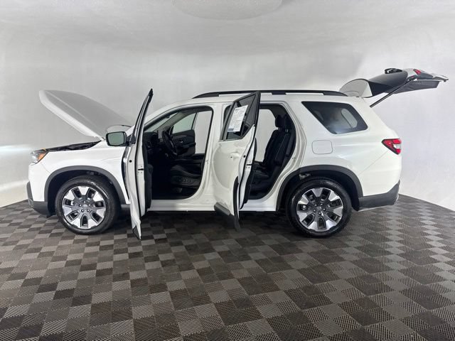 Used 2026 Honda Pilot Elite image 11