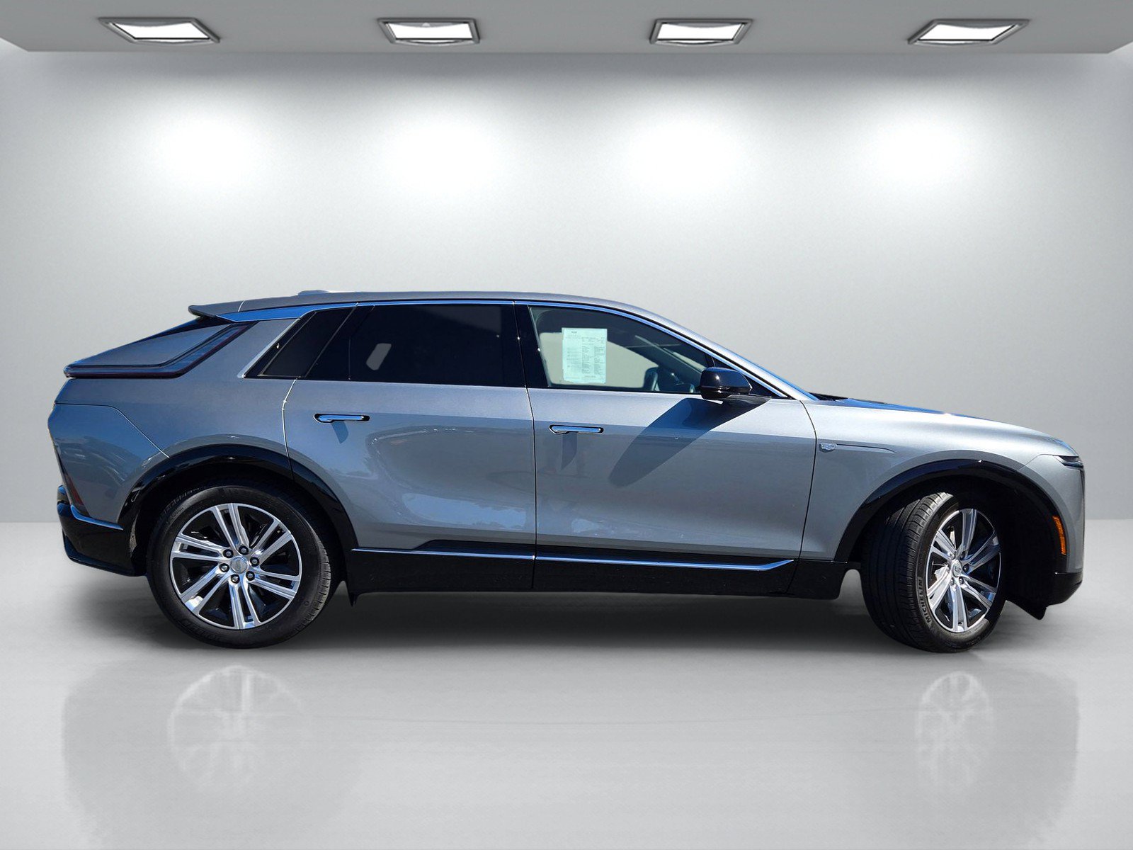 Certified 2024 Cadillac Lyriq Tech AWD/4WD image 3
