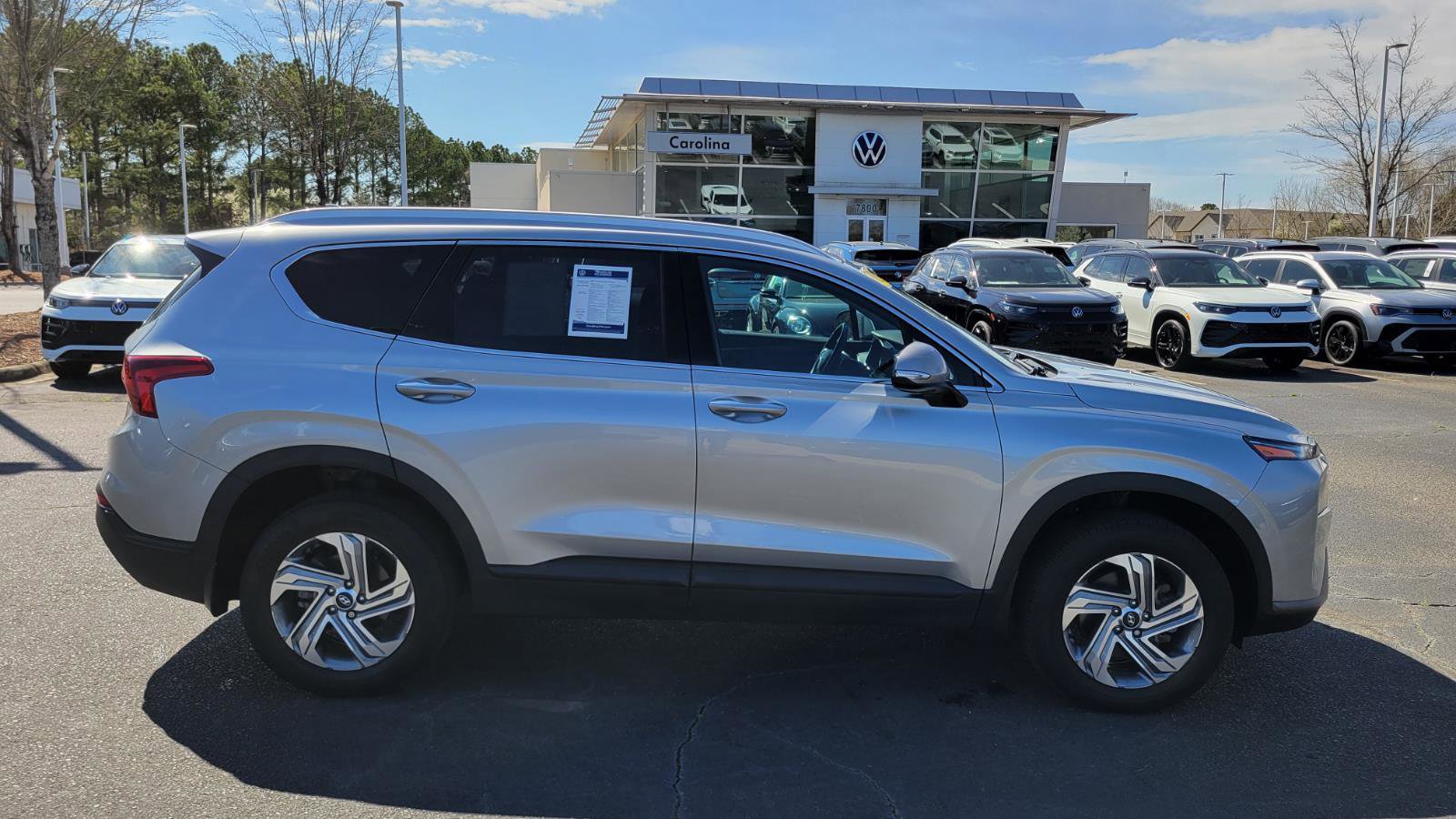 Used 2023 Hyundai Santa Fe SEL w/ Winter Weather Package image 6