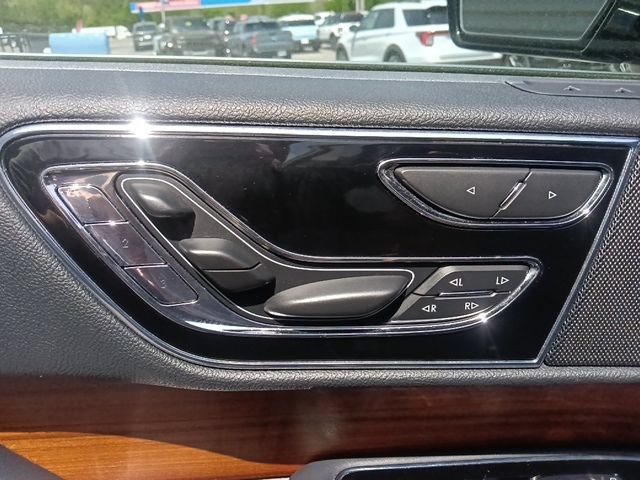 Used 2024 Lincoln Navigator Reserve AWD/4WD image 16