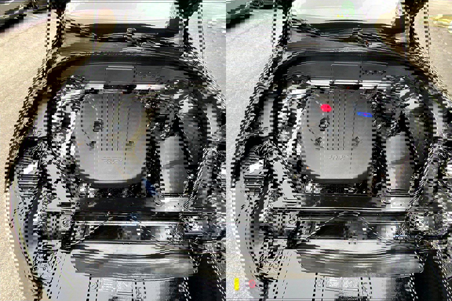 Used 2022 Volvo XC60 B5 Momentum w/ Climate Package image 11