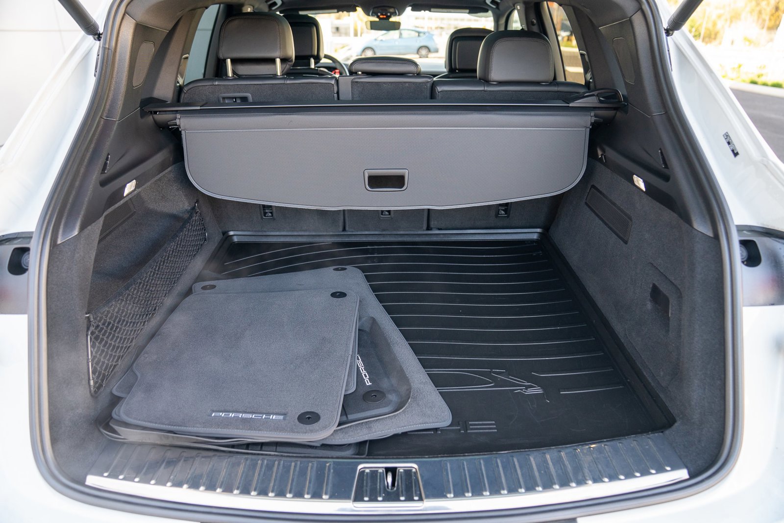 Used 2025 Porsche Cayenne image 28