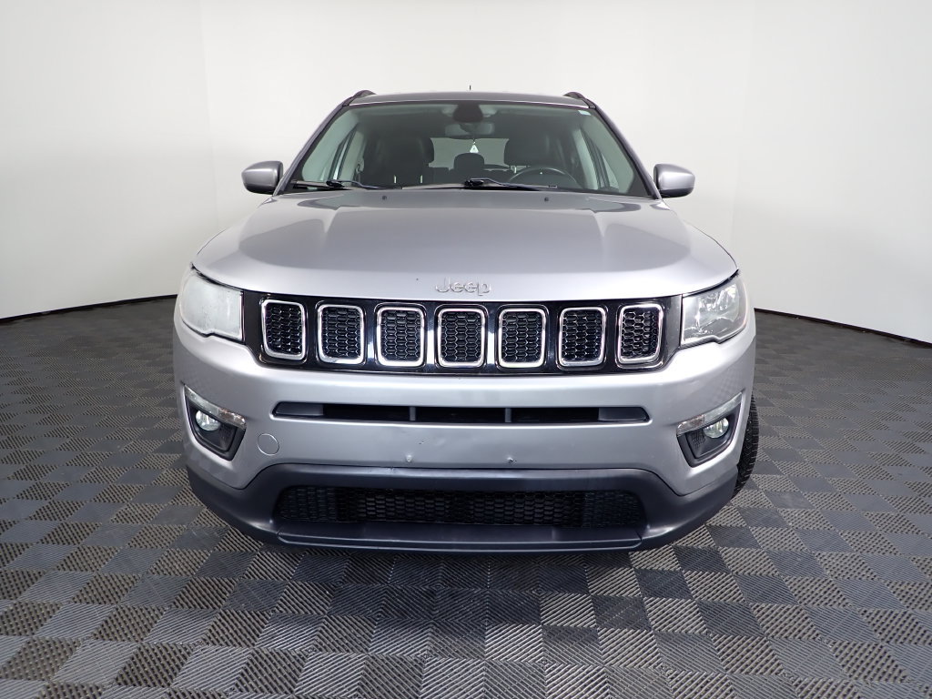 Used 2018 Jeep Compass Latitude w/ Cold Weather Group AWD/4WD image 8