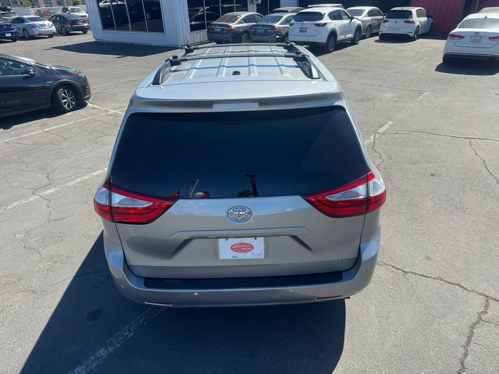 Used 2016 Toyota Sienna XLE w/ XLE Navigation Package FWD image 8