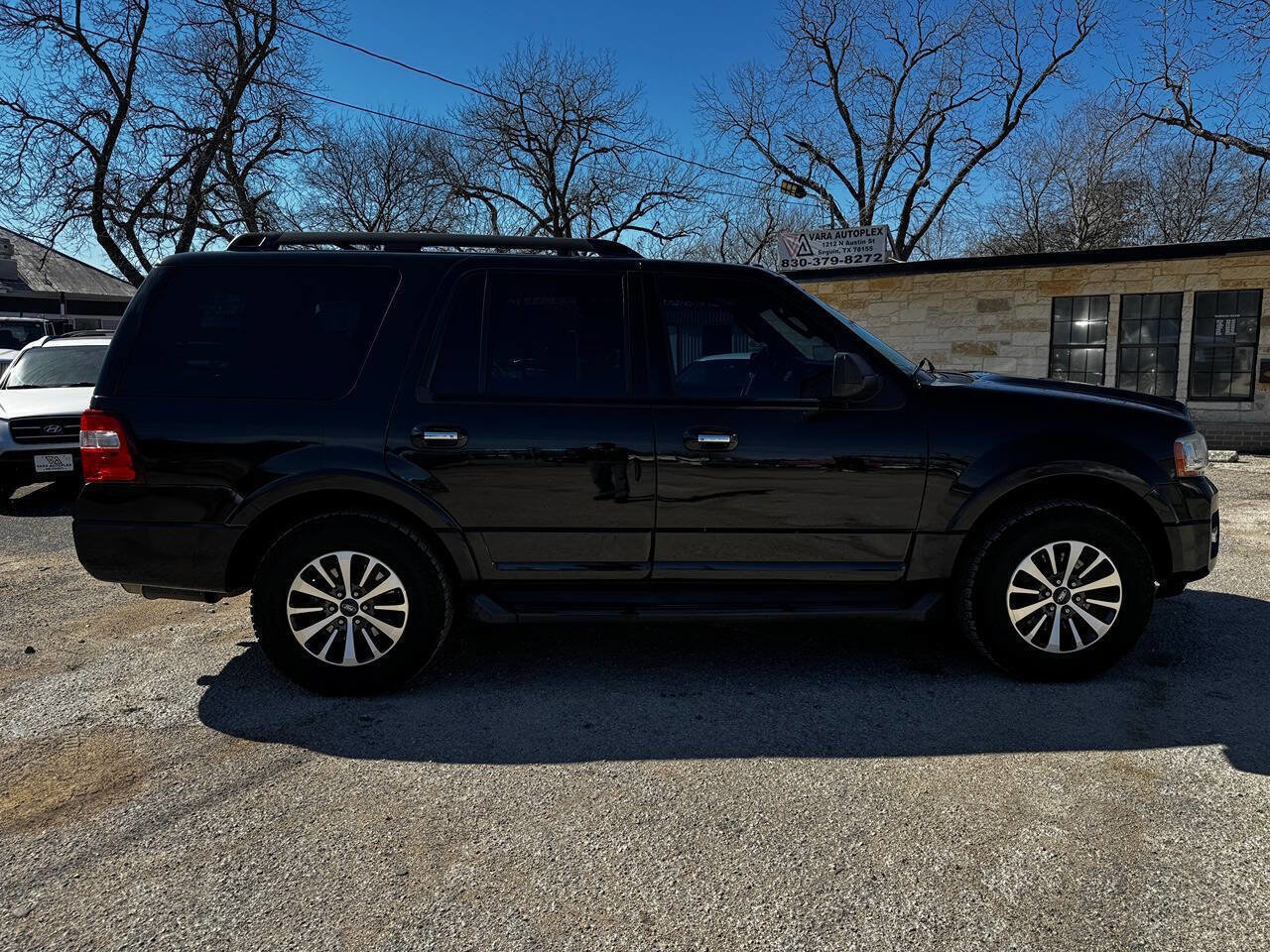 Used 2015 Ford Expedition XLT w/ Equipment Group 202A image 13
