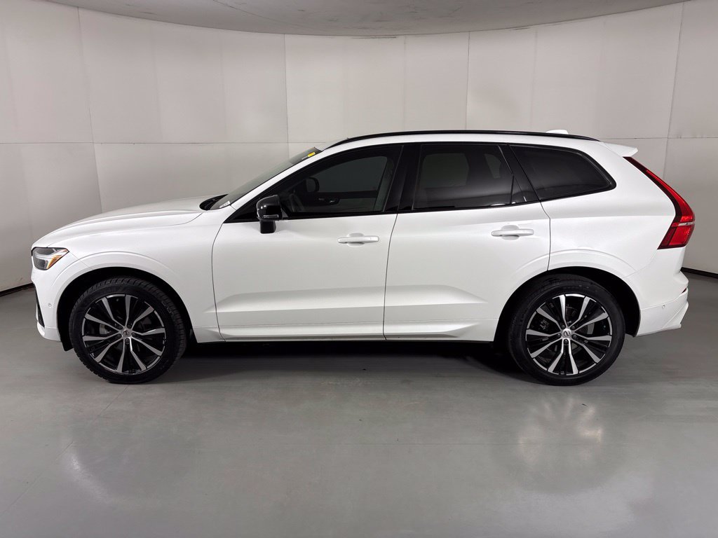 Used 2024 Volvo XC60 B5 Plus w/ Protection Package Premier AWD/4WD image 5