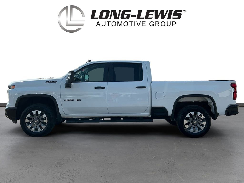 Used 2024 Chevrolet Silverado 2500 Custom w/ Custom Value Package image 2