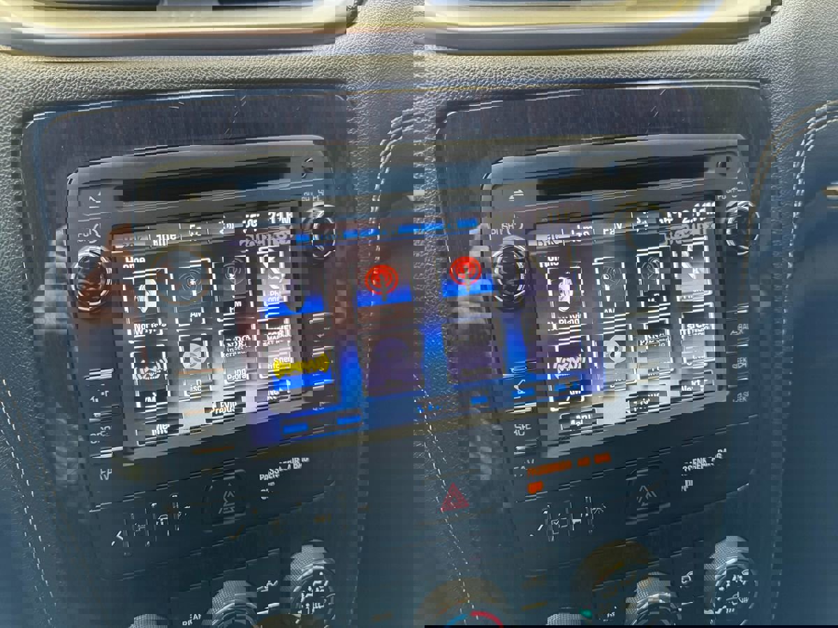 Used 2015 Chevrolet Traverse LT w/ Style and Technology Package image 23