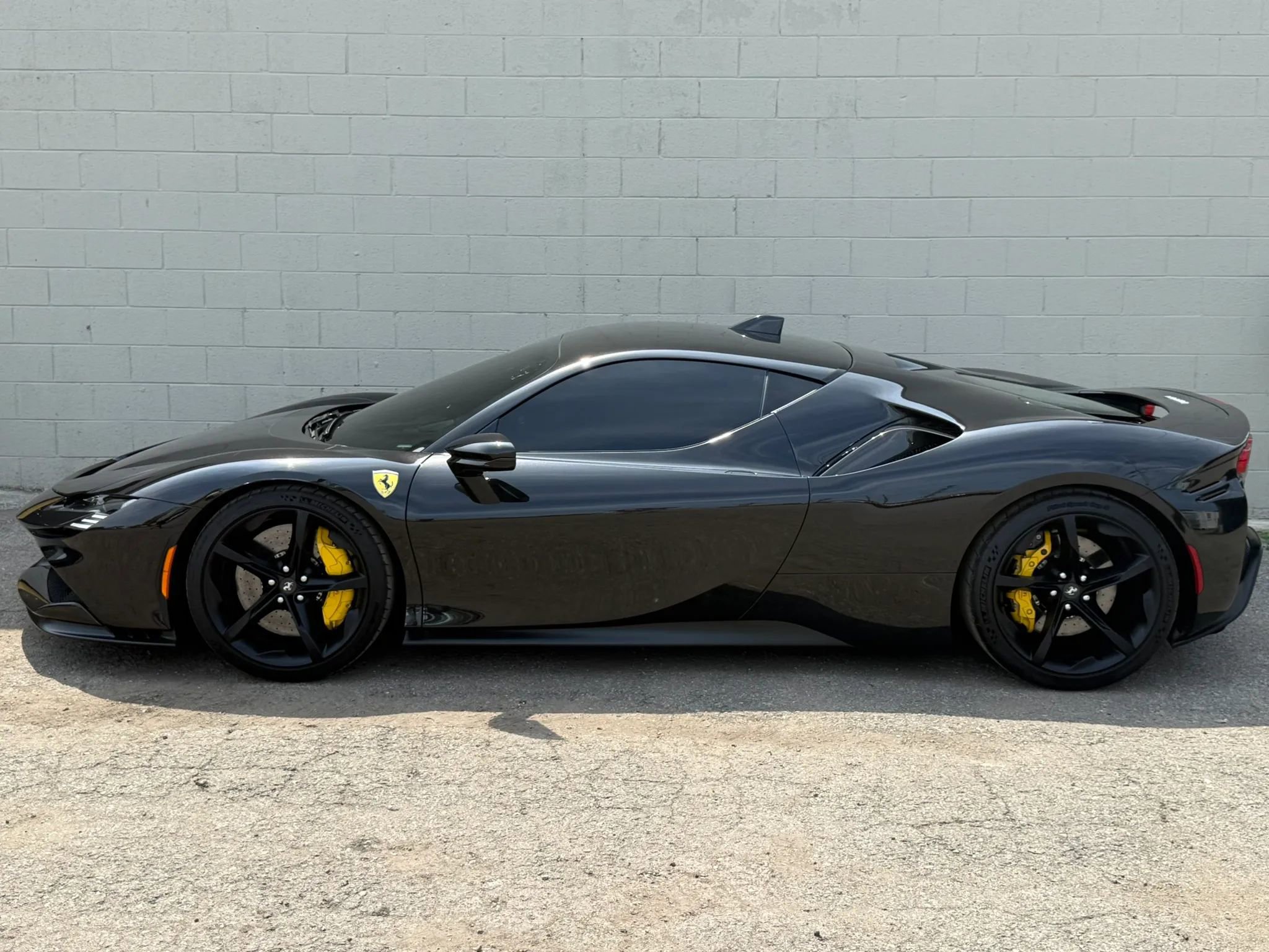 Used 2021 Ferrari SF90 Stradale AWD/4WD image 9