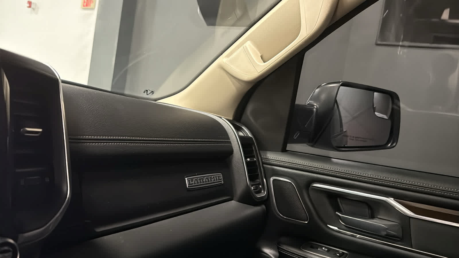 Used 2021 RAM 1500 Laramie AWD/4WD image 18