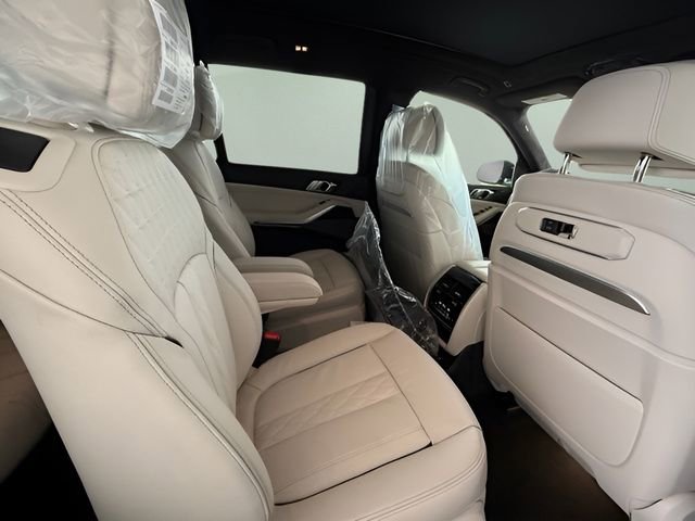 Used 2026 BMW X7 xDrive40i w/ M Sport Package image 28