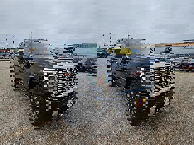 New 2025 GMC Sierra 2500 Denali w/ Denali Reserve Package image 4