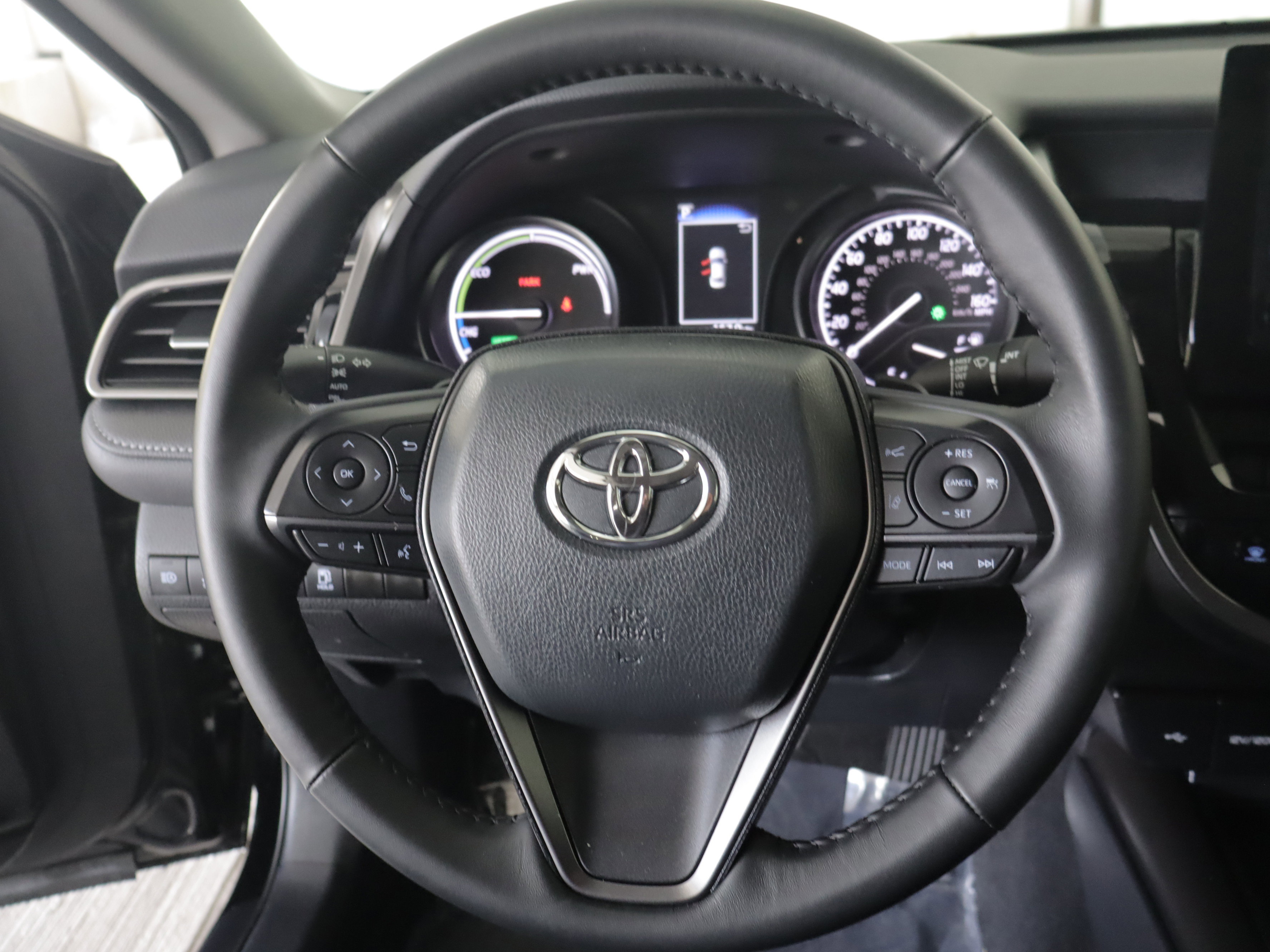 Used 2024 Toyota Camry SE FWD image 13