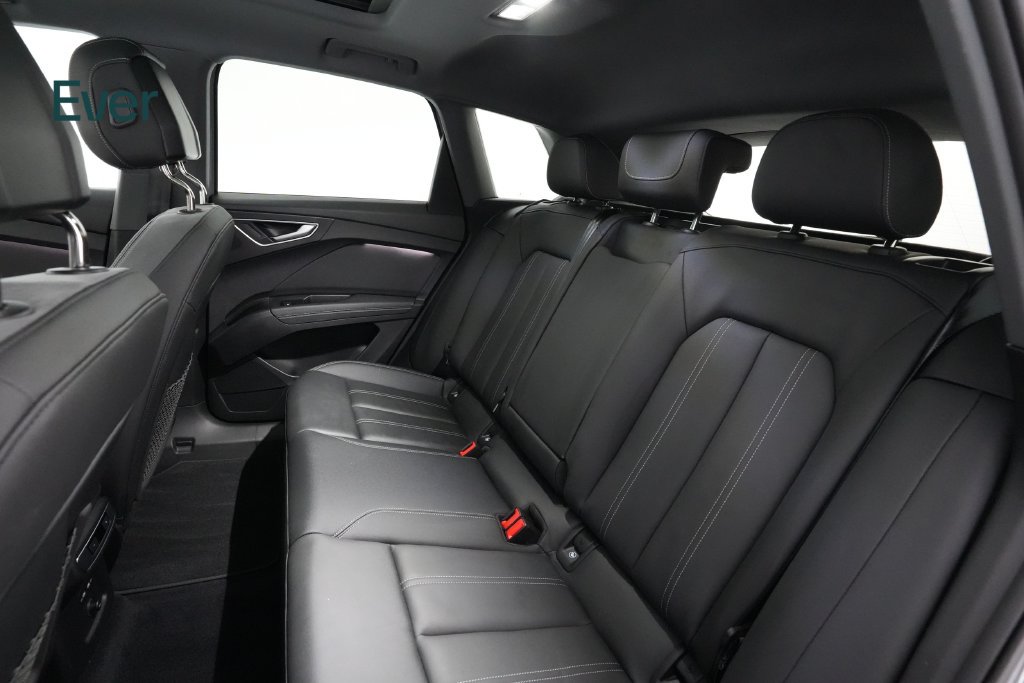 Used 2024 Audi Q4 e-tron Prestige w/ Black Optic Package AWD/4WD image 24