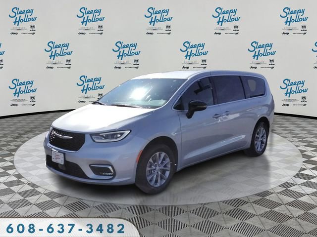 New 2026 Chrysler Pacifica Select