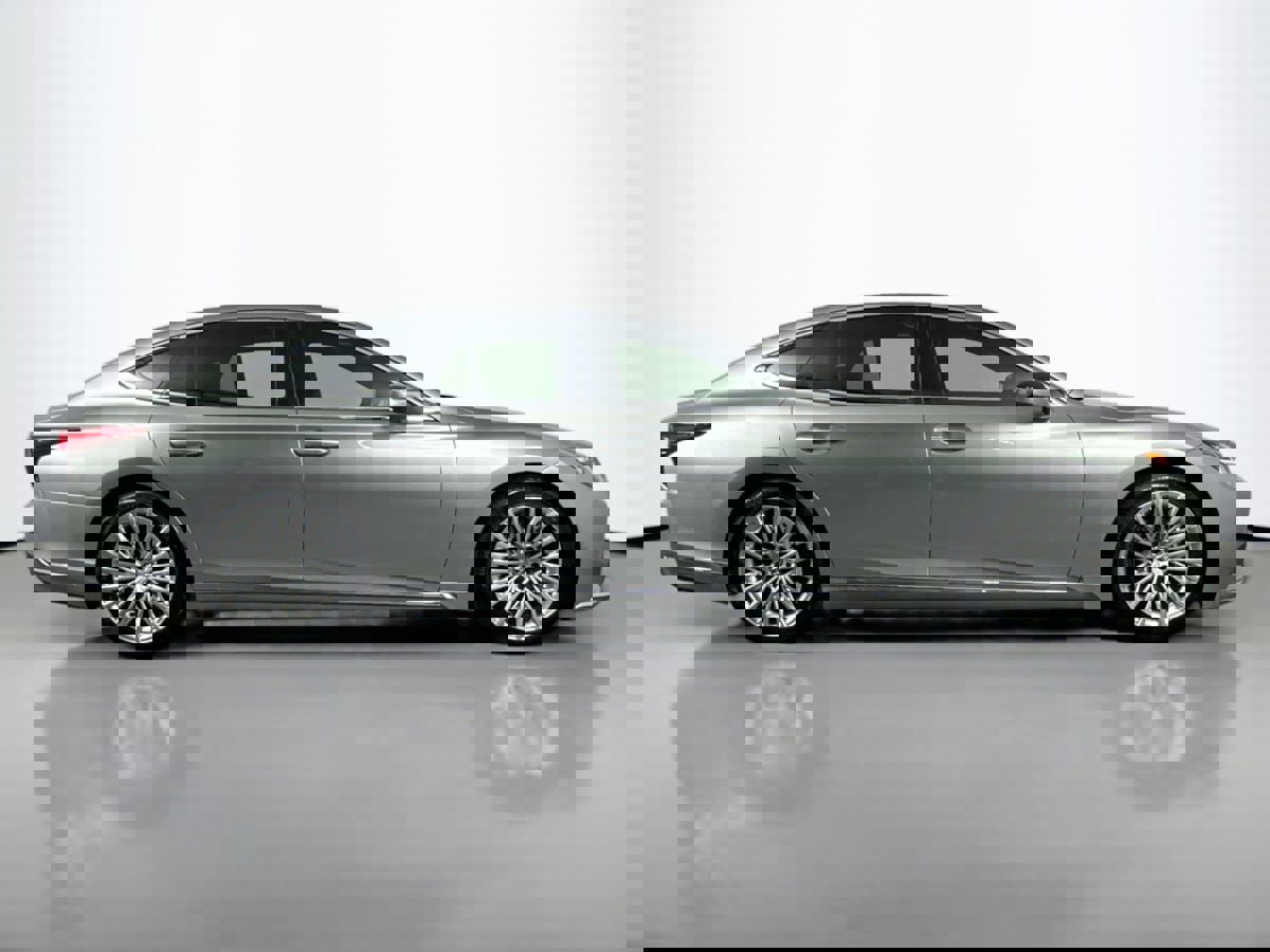 Used 2024 Lexus LS 500 w/ Interior Upgrade Package image 4