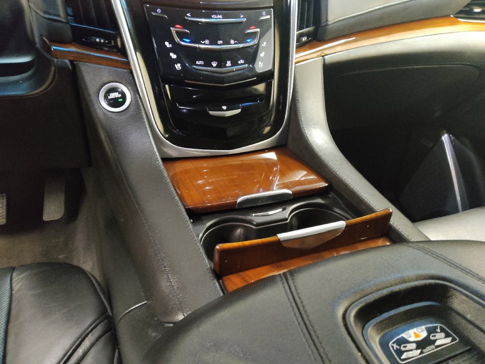 Used 2017 Cadillac Escalade ESV Premium Luxury image 26
