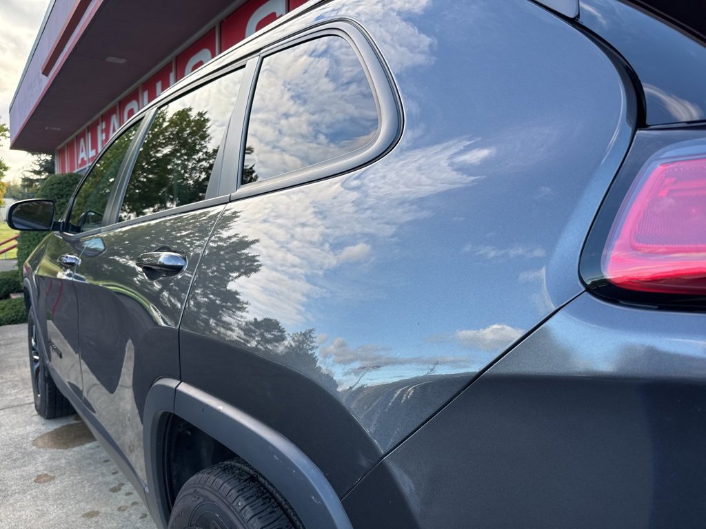 Used 2023 Jeep Cherokee Altitude Lux image 20