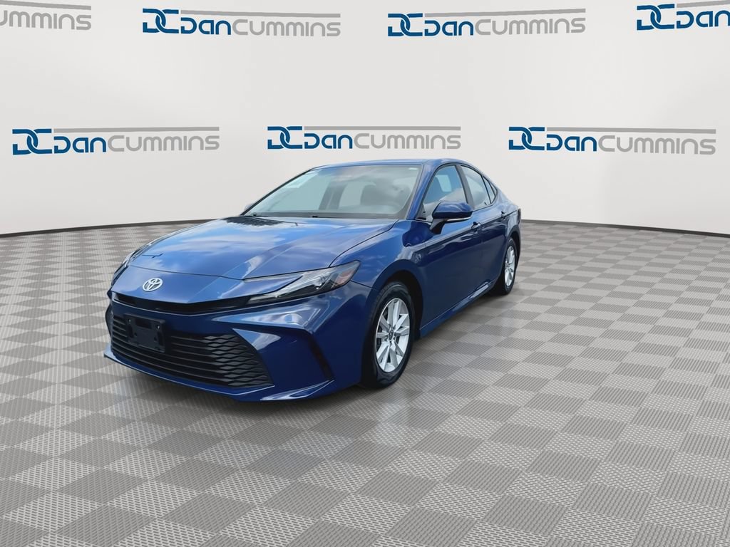 Used 2025 Toyota Camry LE FWD image 4