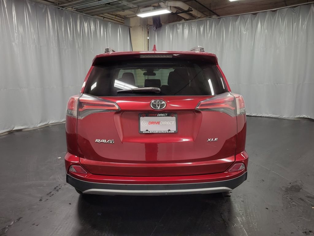 Used 2018 Toyota RAV4 XLE image 7