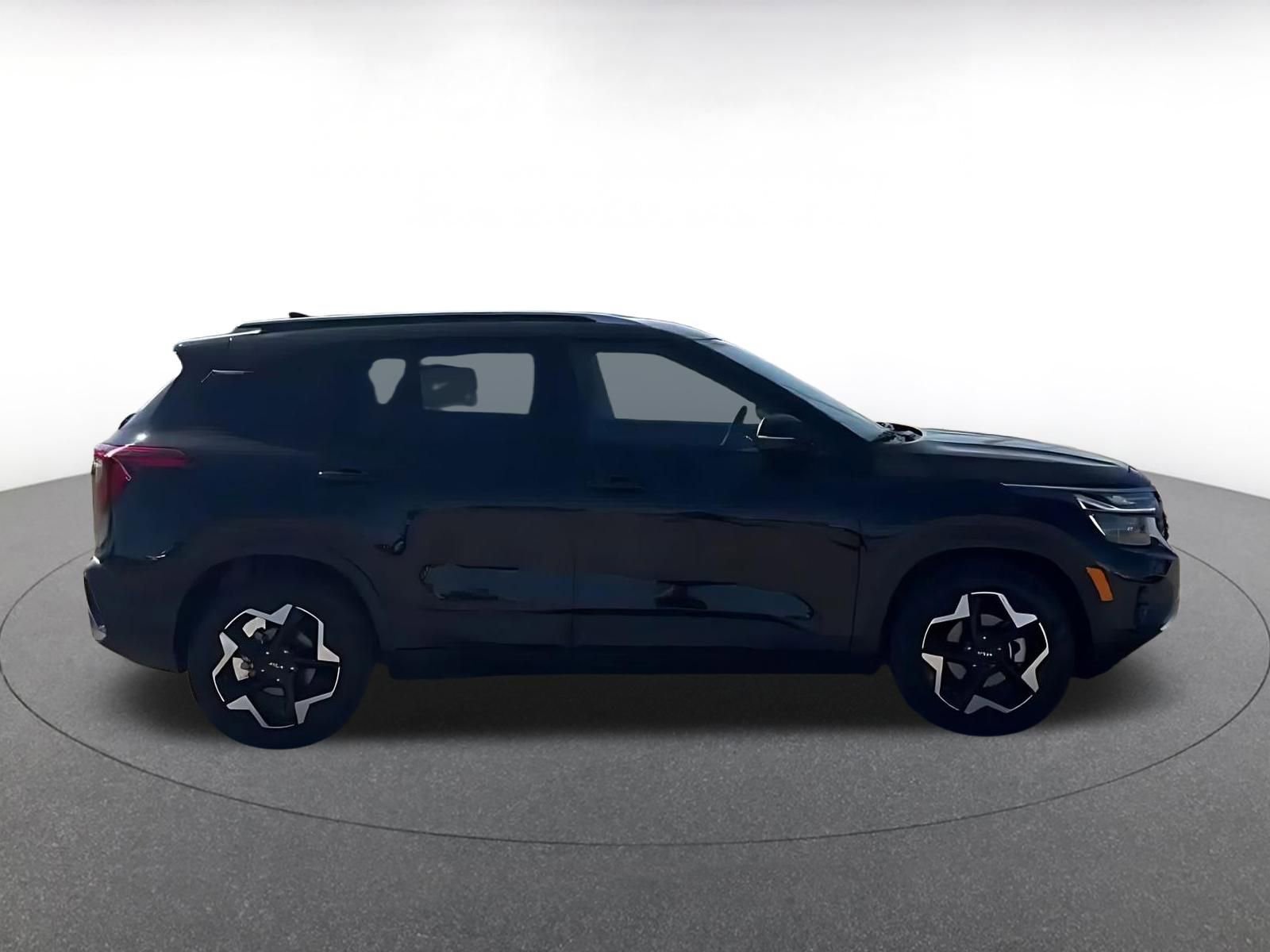 Used 2025 Kia Seltos S FWD image 16