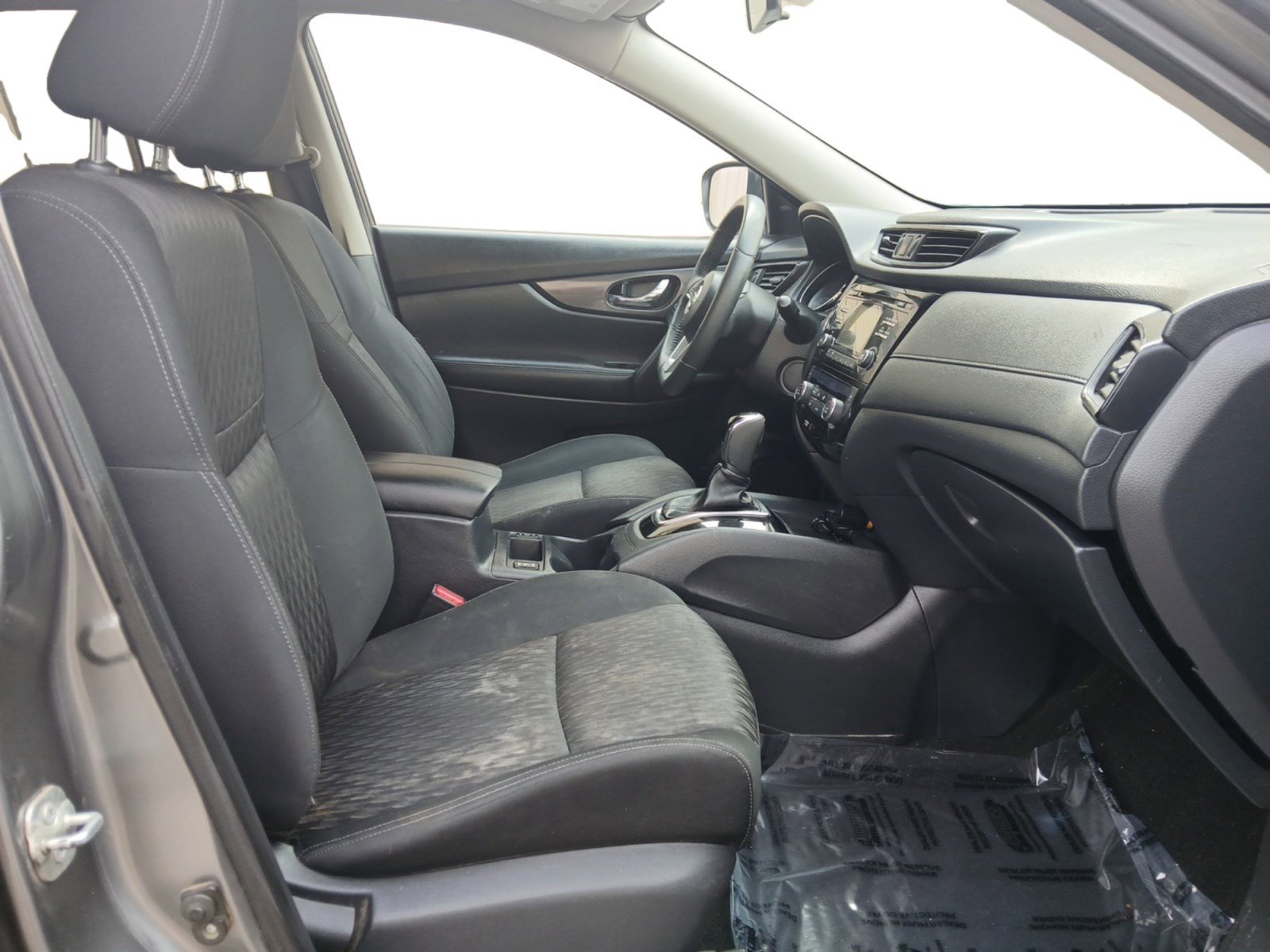 Used 2017 Nissan Rogue SV image 15