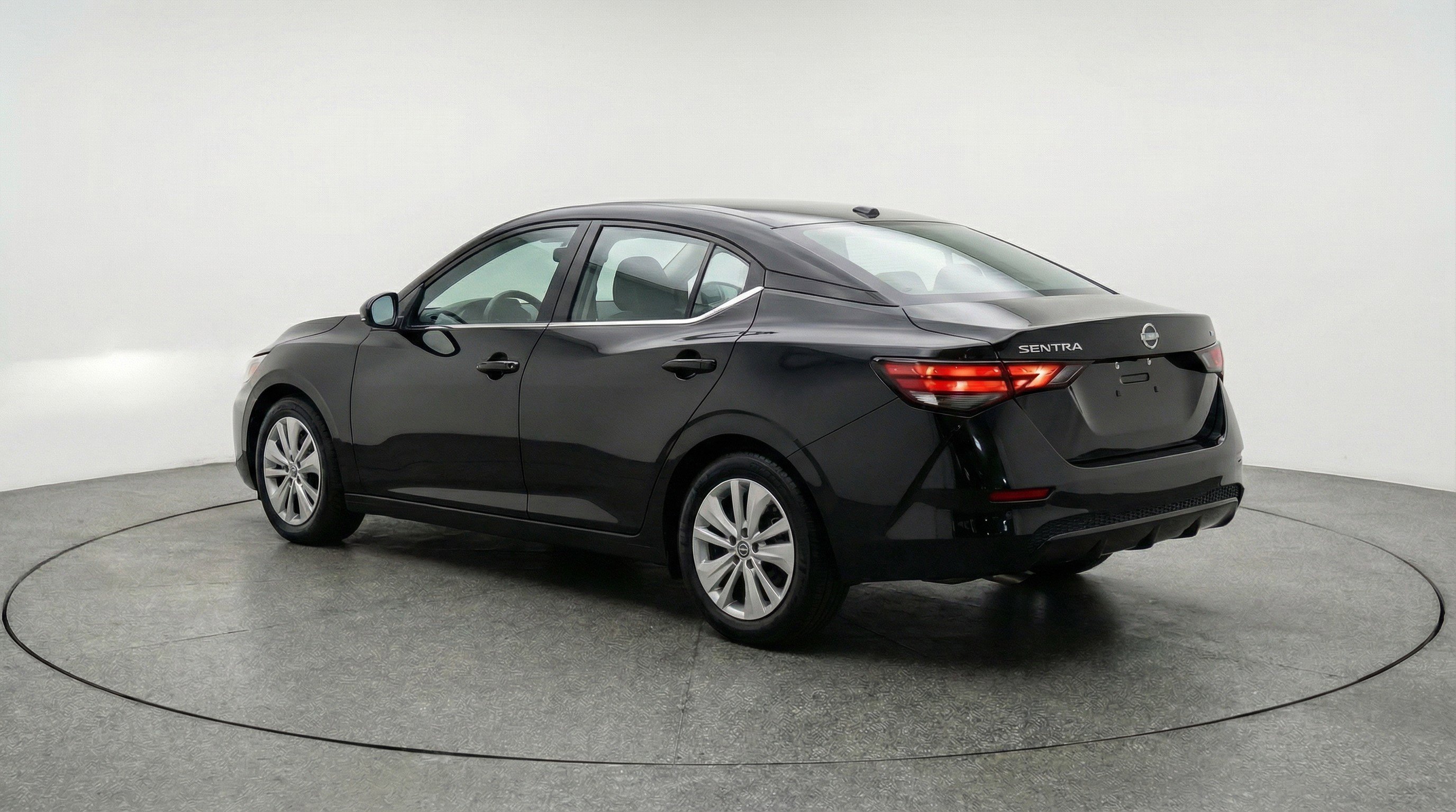 Used 2025 Nissan Sentra S FWD image 6