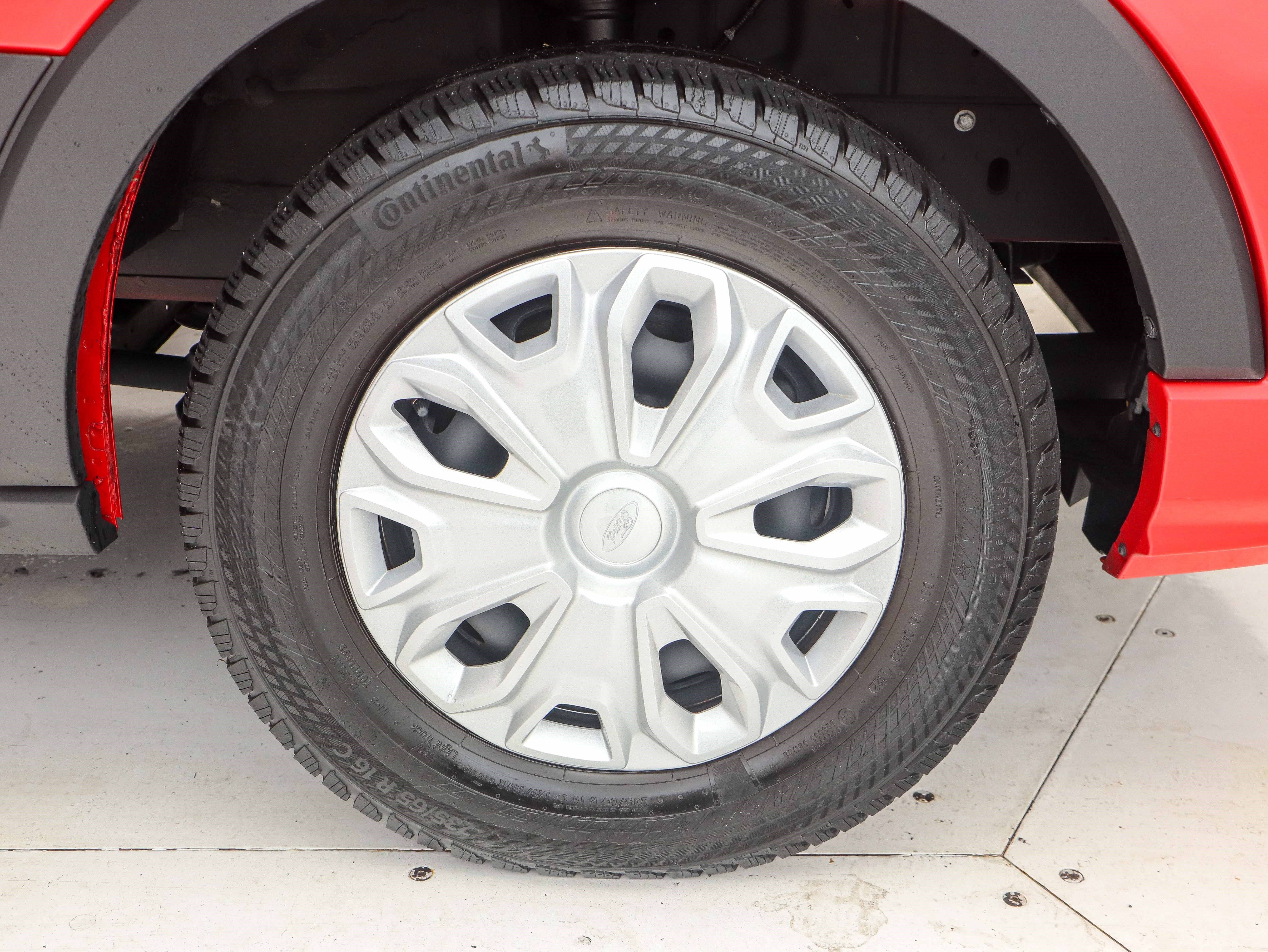 Used 2023 Ford Transit 350 XLT image 29
