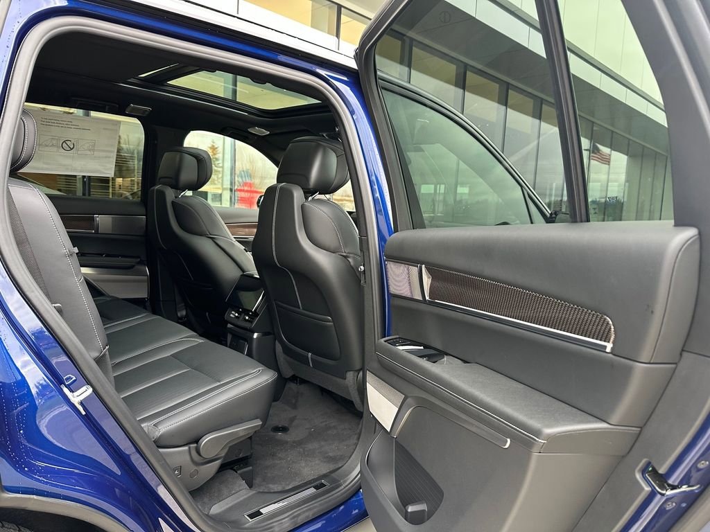 New 2026 Cadillac Vistiq Sport image 13