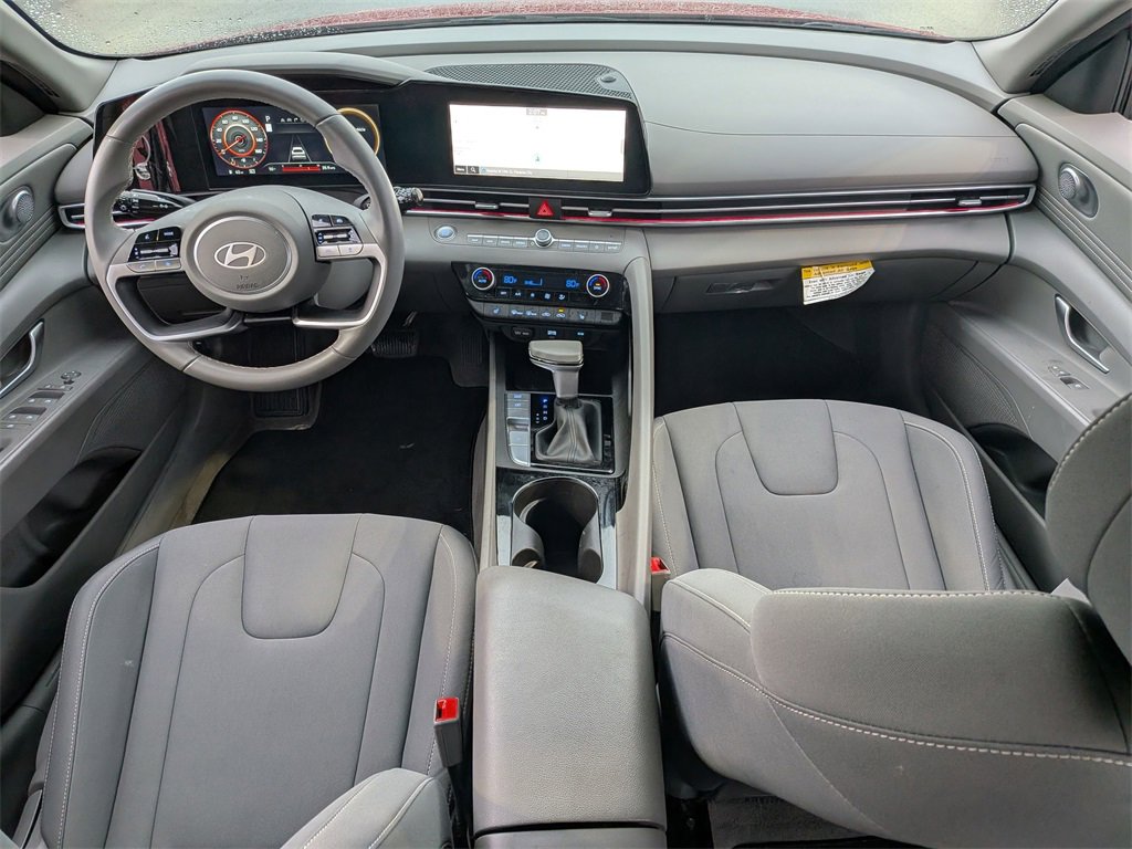 Certified 2024 Hyundai Elantra SEL w/ Convenience Package image 19