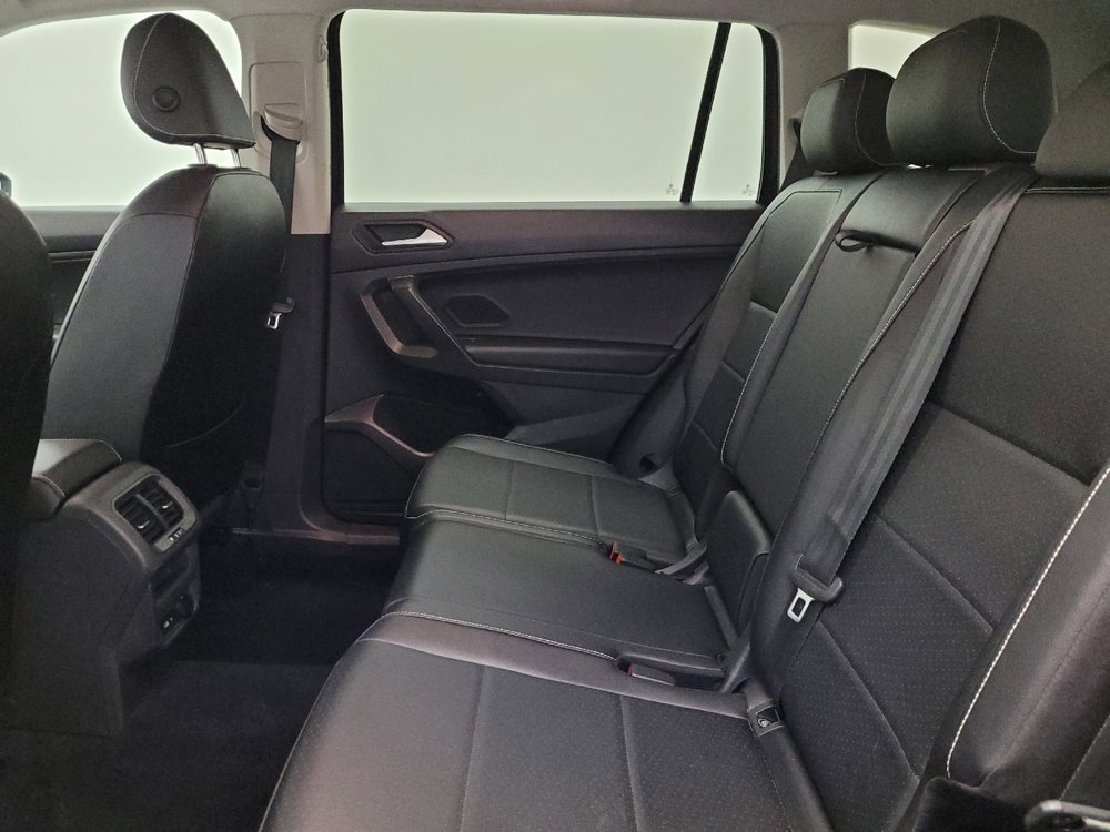 Used 2021 Volkswagen Tiguan SE image 18