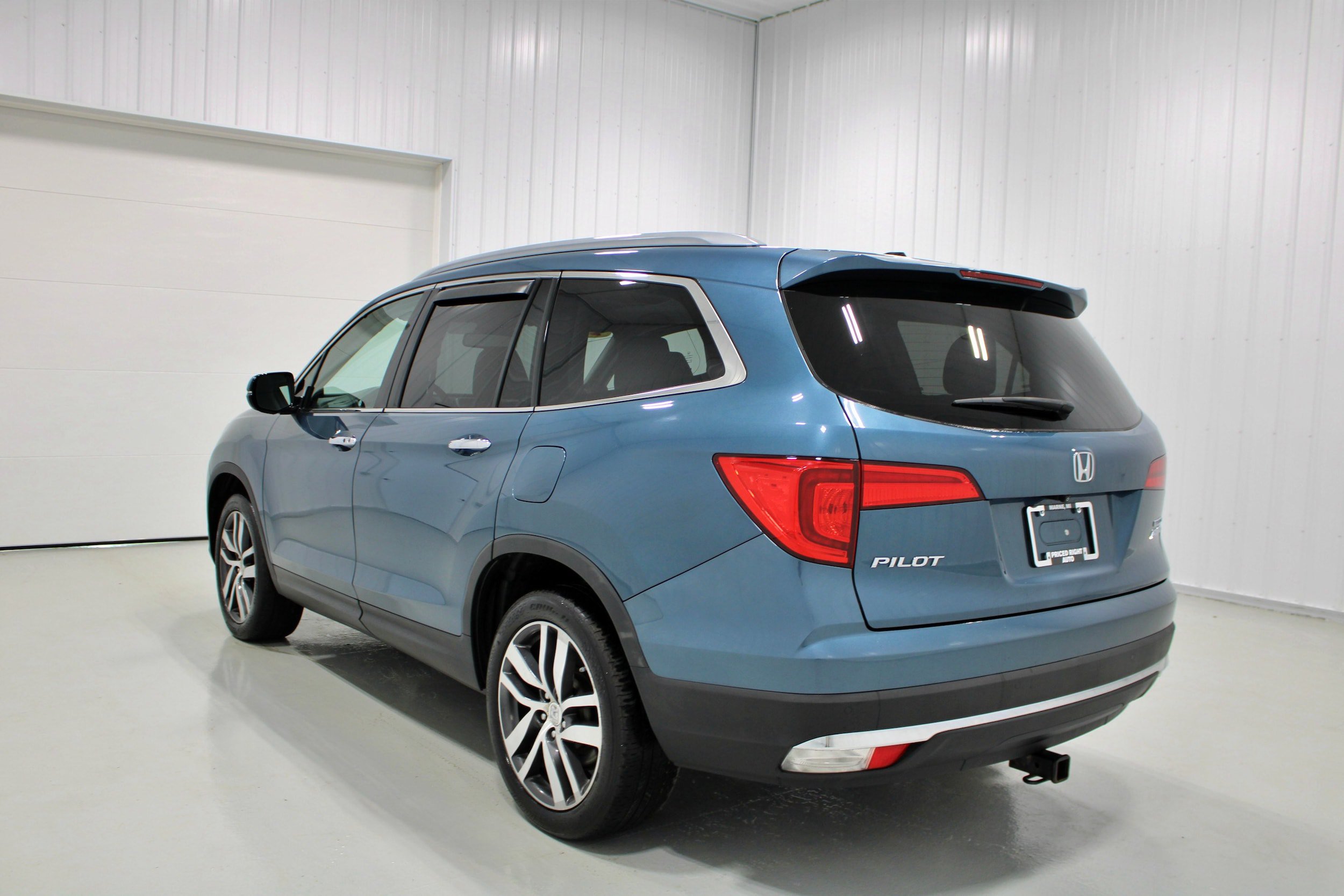Used 2017 Honda Pilot Touring image 32