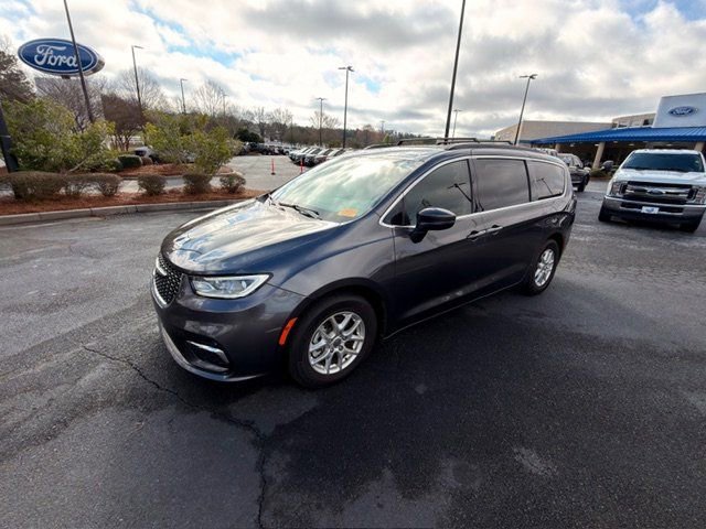 Used 2022 Chrysler Pacifica Touring-L image 16