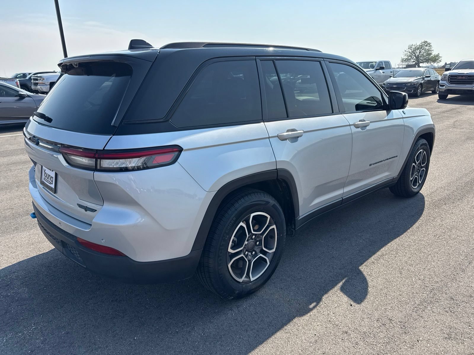 Used 2023 Jeep Grand Cherokee Trailhawk w/ Advanced Protech Group II AWD/4WD image 7