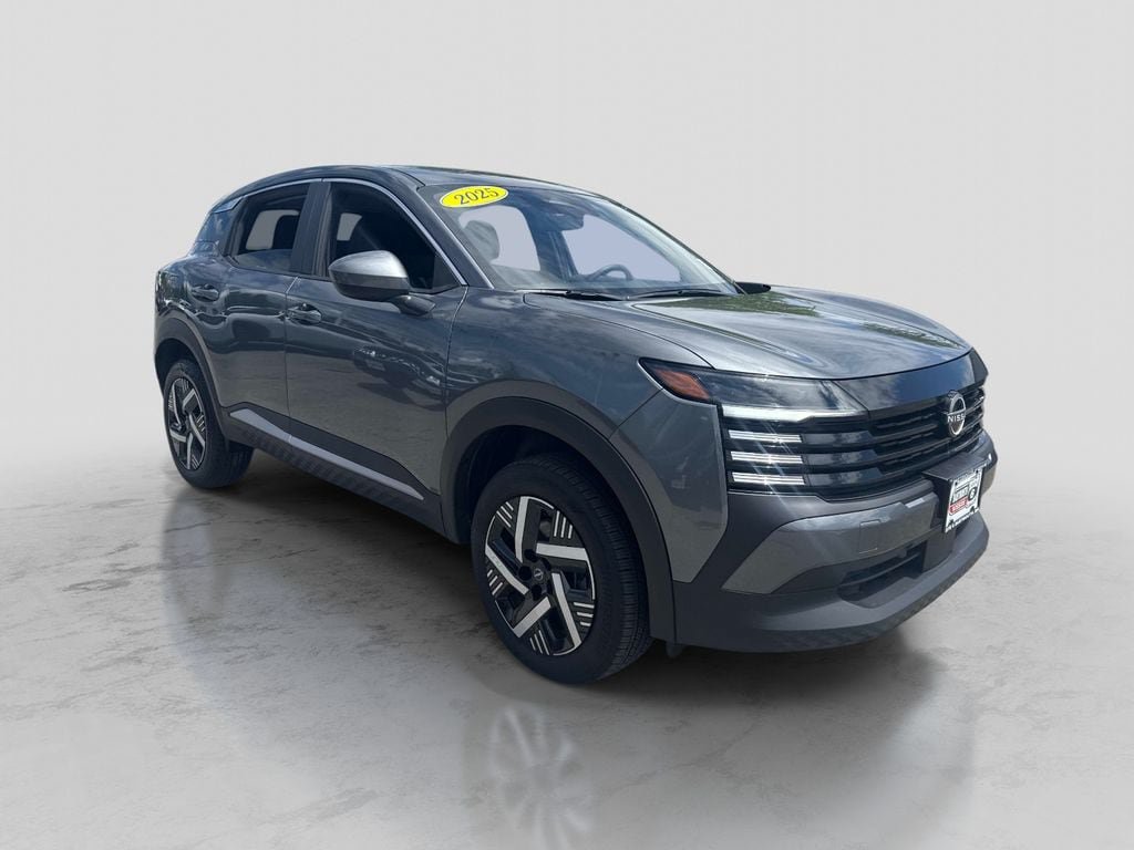 Used 2025 Nissan Kicks SV FWD image 9