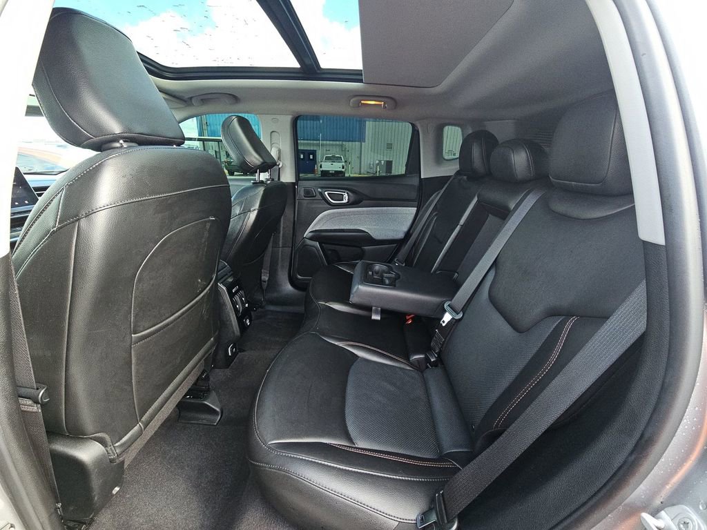Used 2022 Jeep Compass Latitude w/ Sun and Sound Group image 16