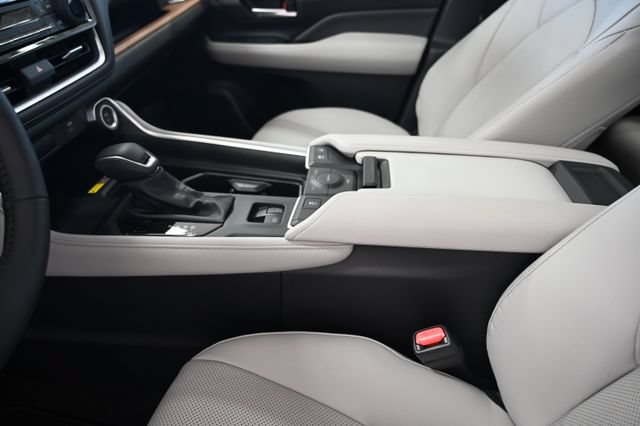 Certified 2026 Toyota Grand Highlander AWD Hybrid image 20