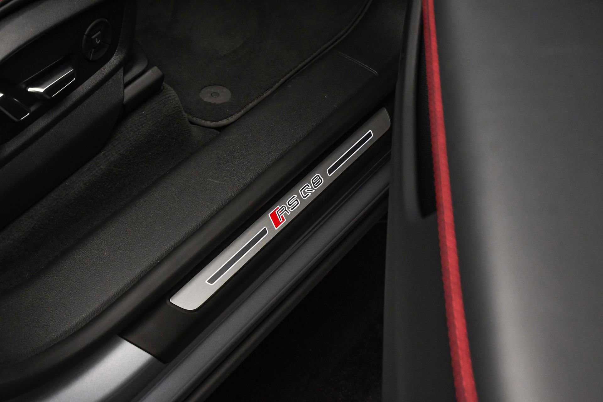 Used 2021 Audi RS Q8 4.0T w/ Black Optic Package image 46