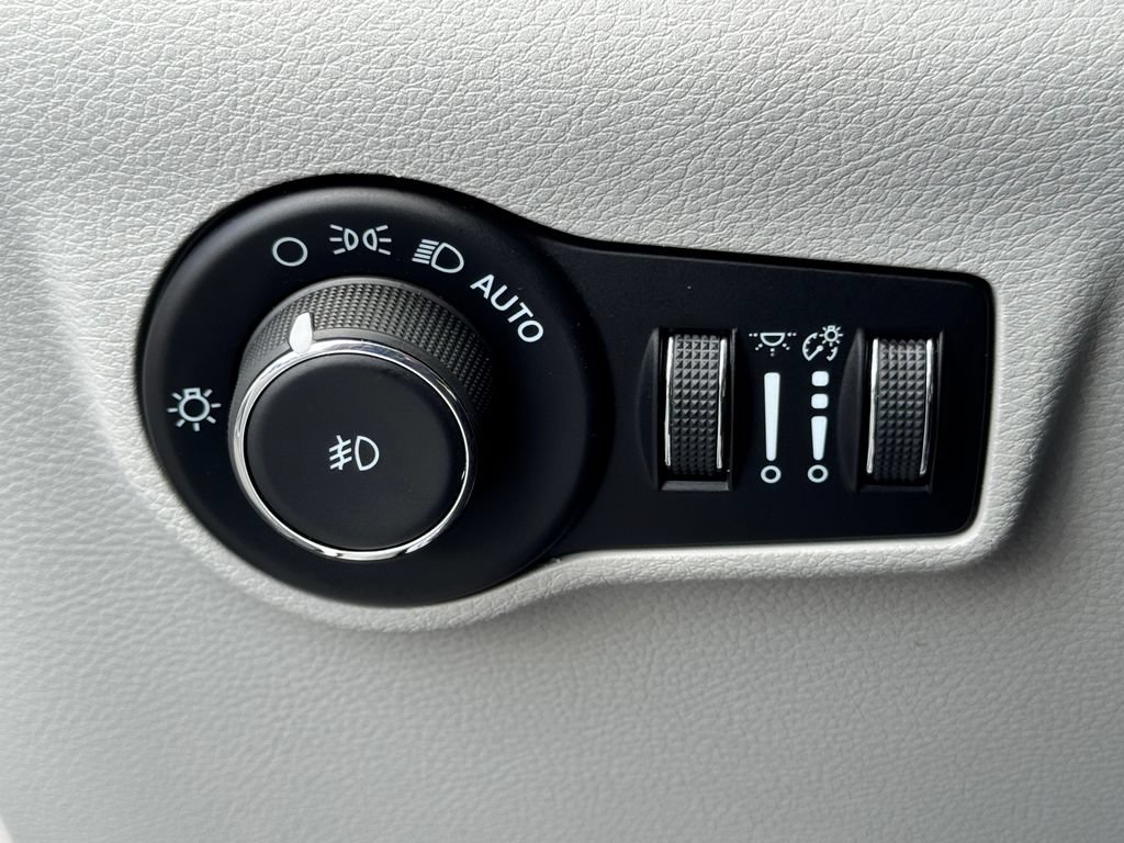 Used 2022 Jeep Compass Limited AWD/4WD image 30