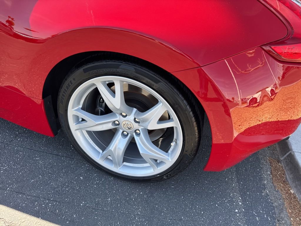 Used 2010 Nissan 370Z Touring w/ Sport Pkg image 8