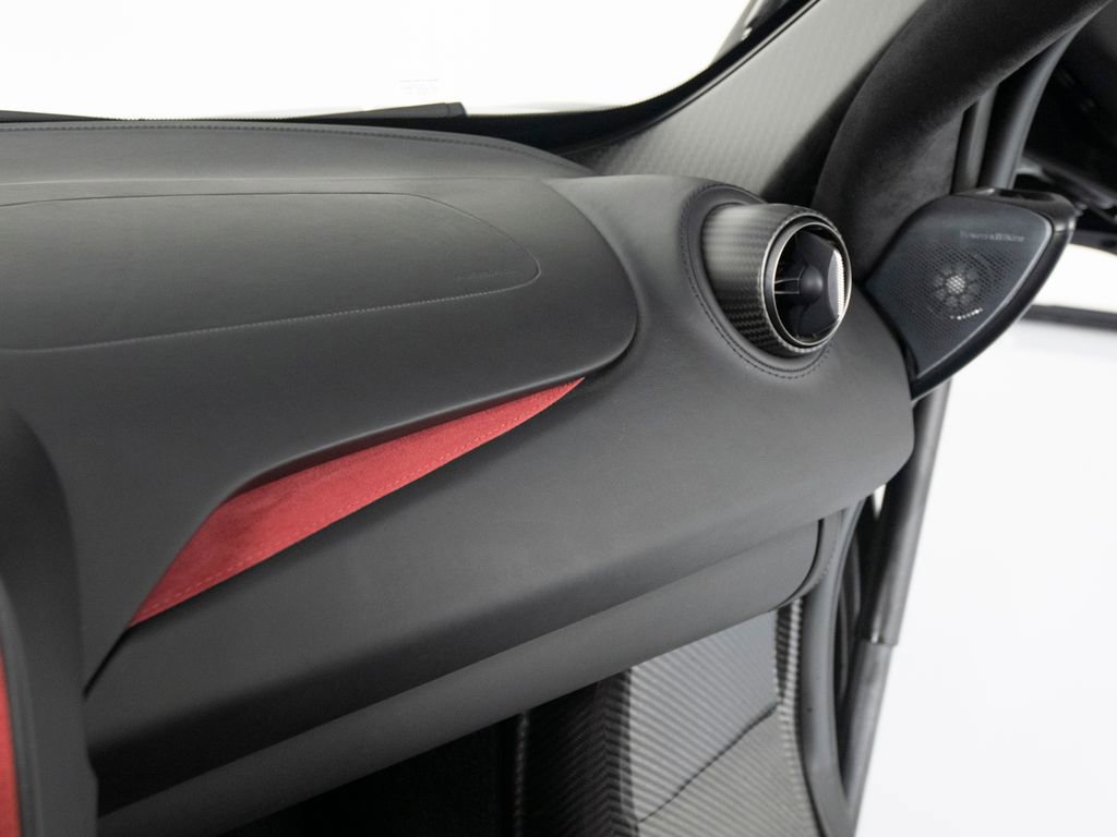 Used 2024 McLaren 750S Spider image 27